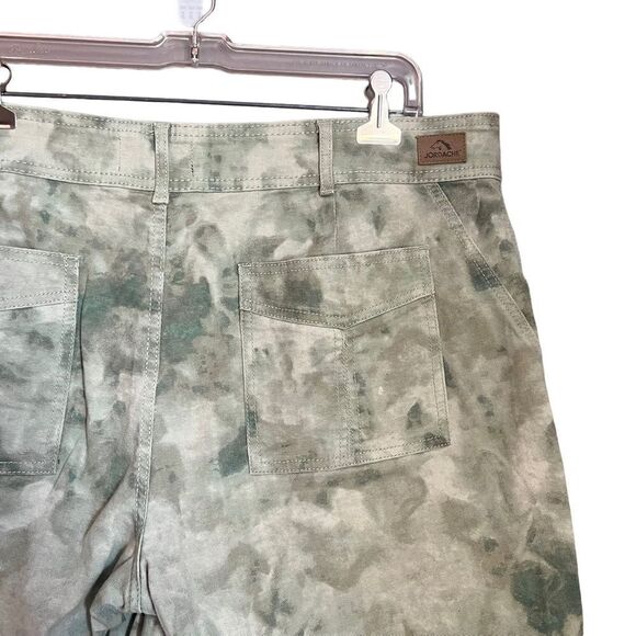 Jordache camo patterned shorts. Size 16 - Picture 10 of 10